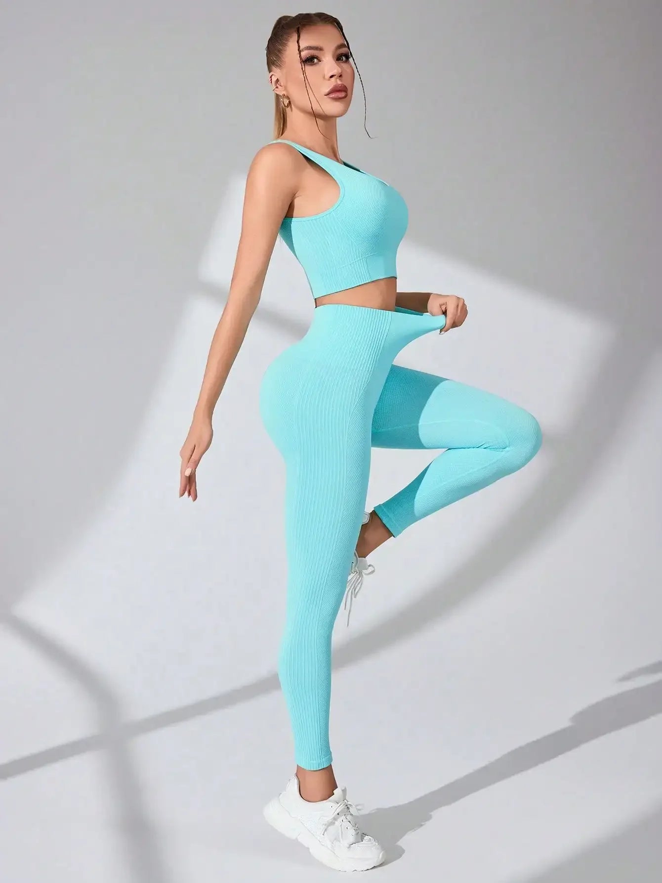 Women's Seamless Yoga Set Two Piece Leggings And Cross Strap Sports Bra